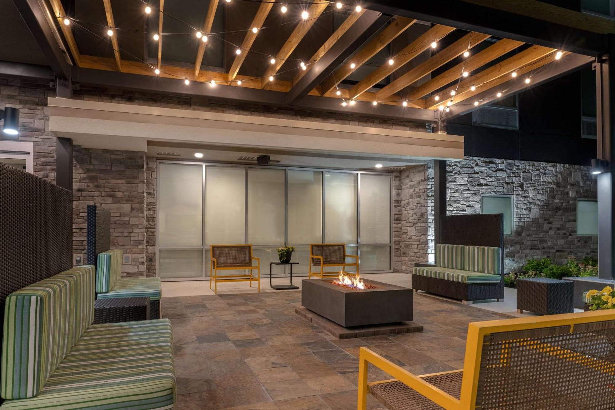 Home2 Suites By Hilton Kokomo Exterior foto